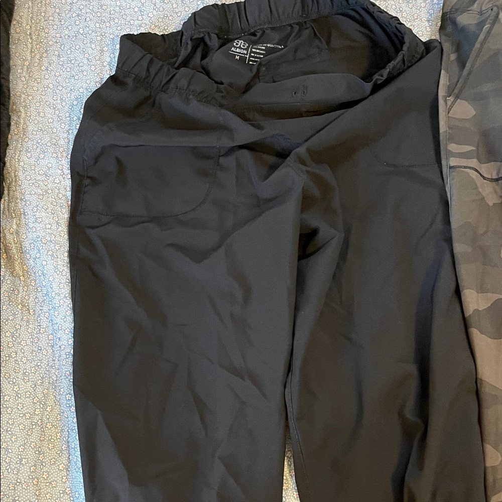 Albion jet setter black and camo joggers
